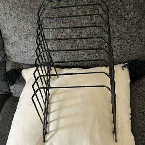 Vintage black wire album/magazine/folder rack 8 slots